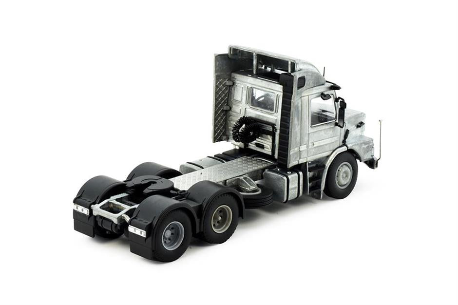 Tekno KIT Scania T142 6x2 Day cab