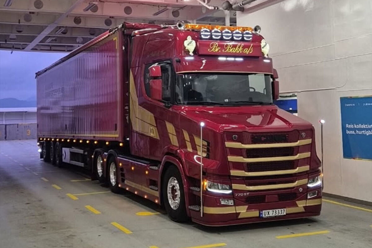Br. Bakk a/s; VLASTUIN TORPEDO 6X2 TAG AXLE MOVING FLOOR TRAILER - 3 AXLE