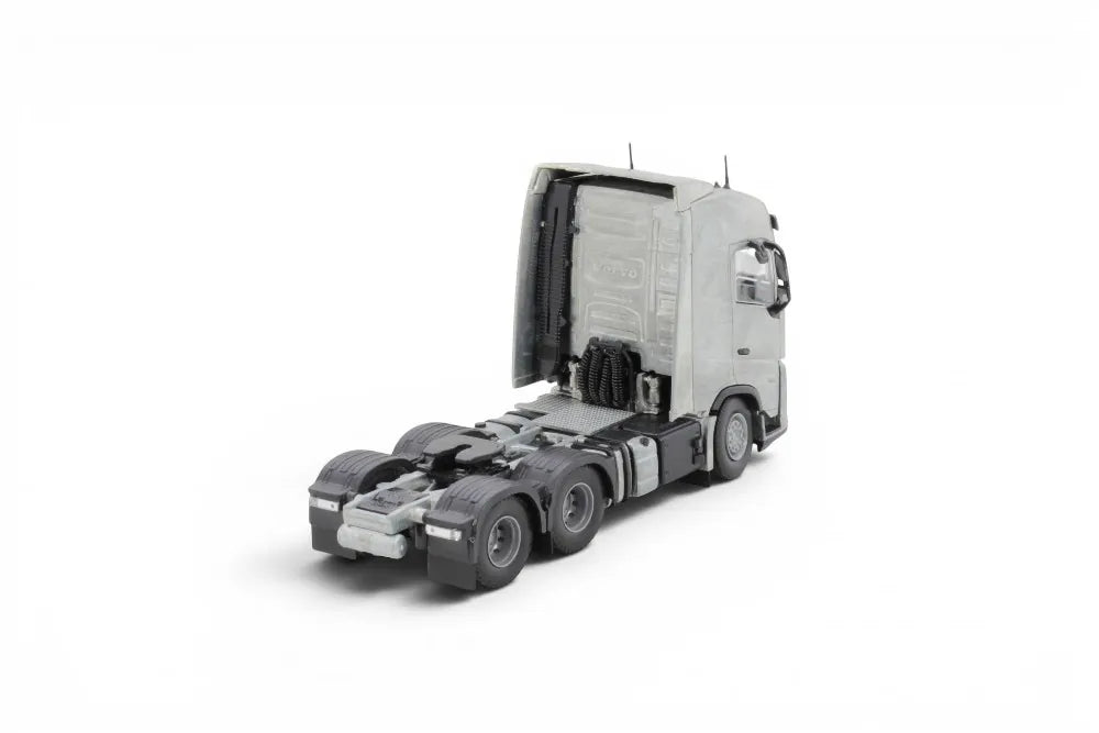 Building kit / Volvo FH05 Aero Globetrotter 6x4 tractor