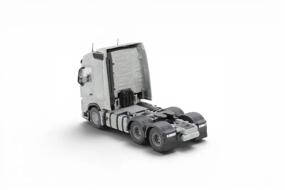 Building kit / Volvo FH05 Aero Globetrotter 6x4 tractor