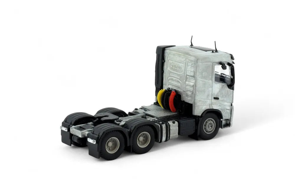 Volvo FH05 low cabin 6x4 tractor chassis kit