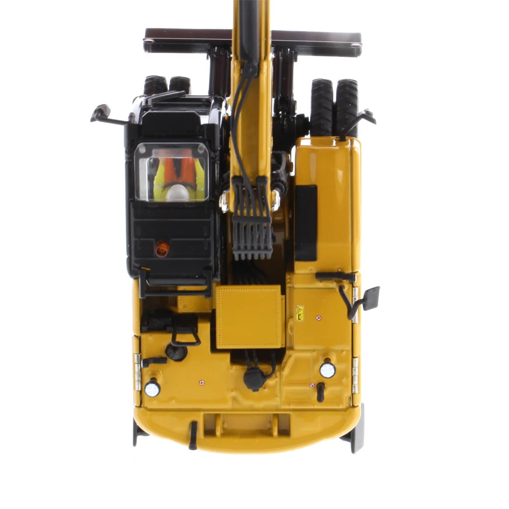 1:50 Cat M318 Wheeled Excavator