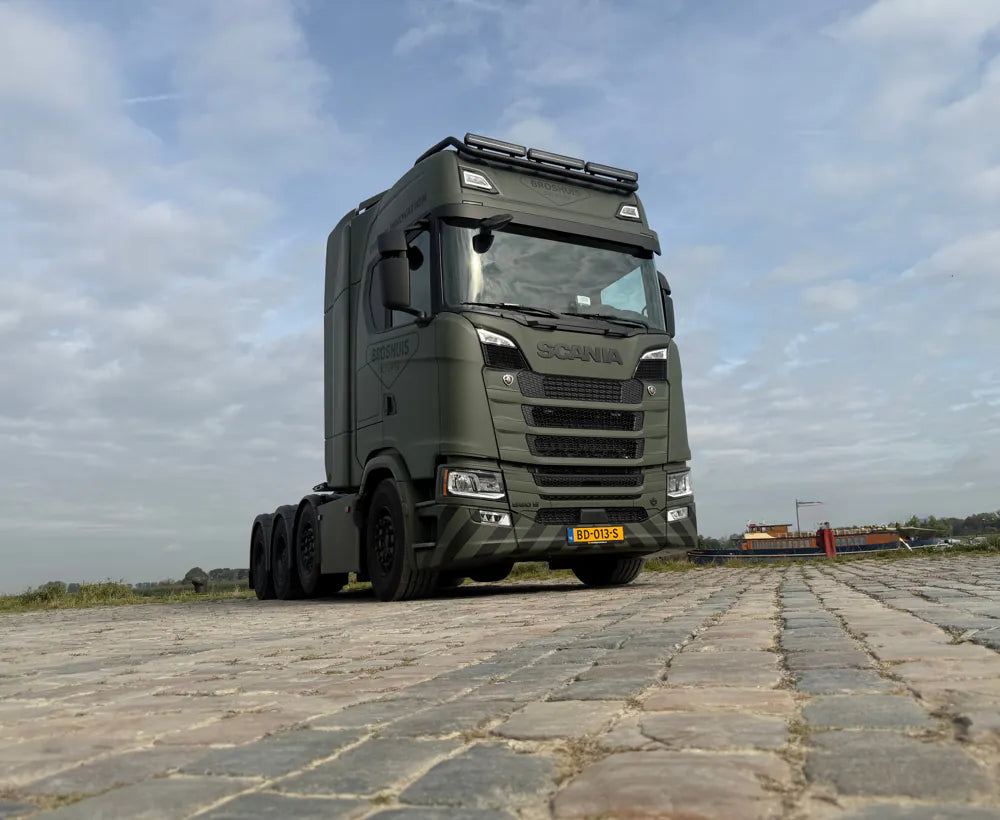 Scania NGS Highline 8x4 met 3-bed-5 Broshuis