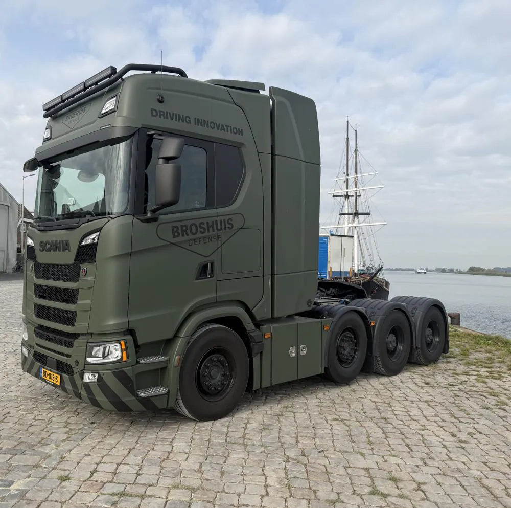 Scania NGS Highline 8x4 met 3-bed-5 Broshuis