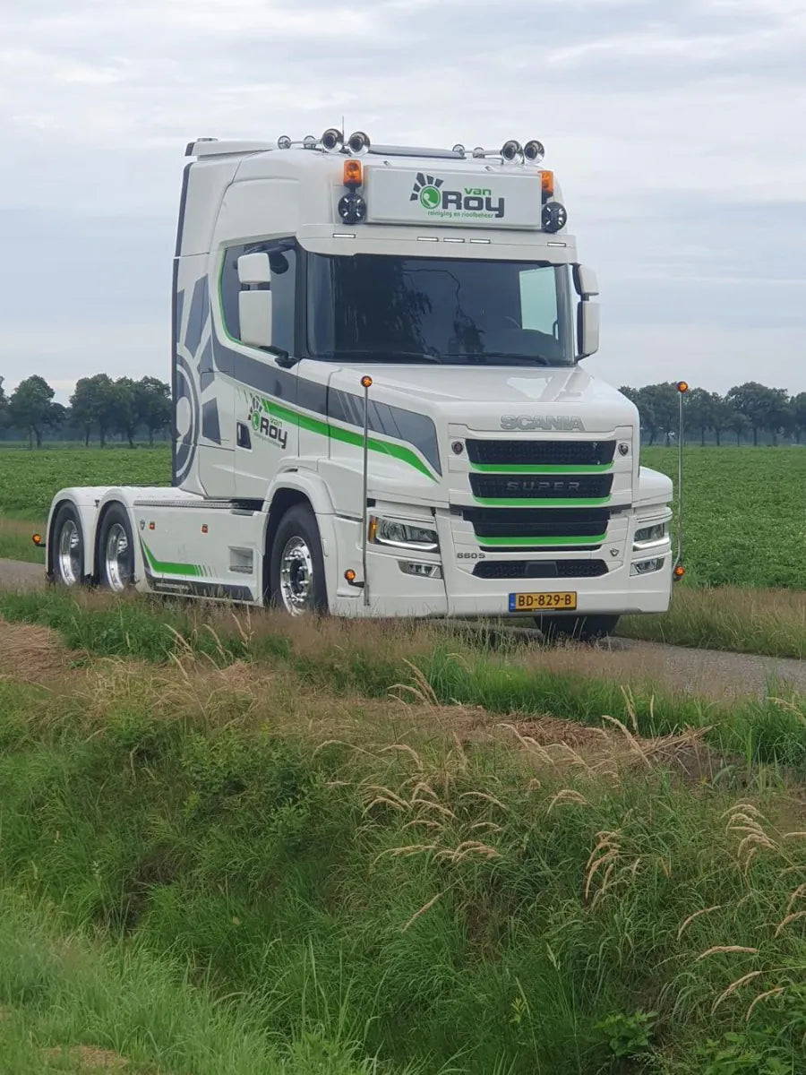 van Roy Tuft S-Highline 6x4 trekker