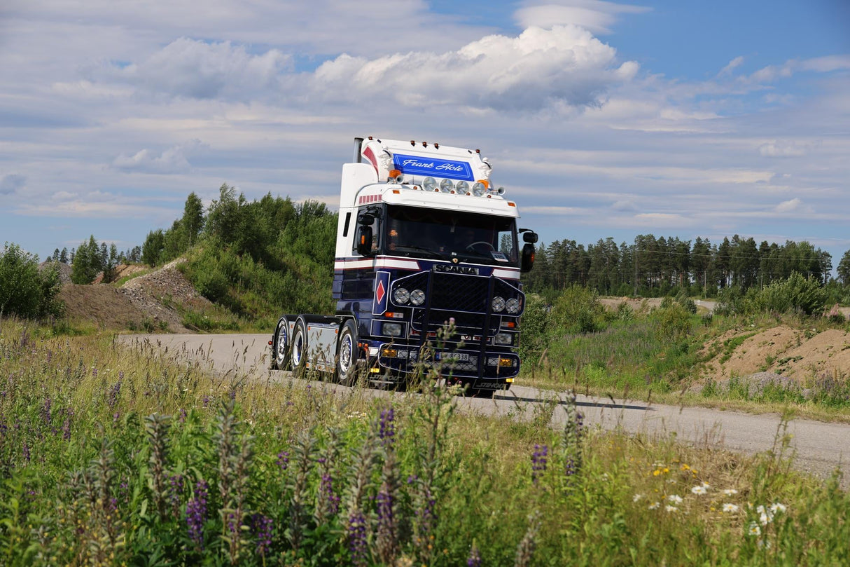 Frank Hole Scania 143