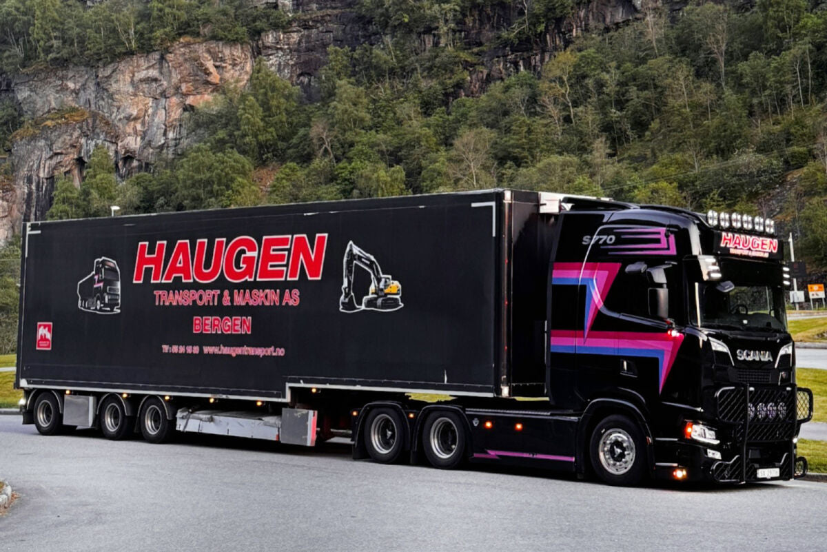 Haugen; SCANIA S HIGHLINE CS20H 6X4 SEMI BOX TRAILER - 3 AXLE