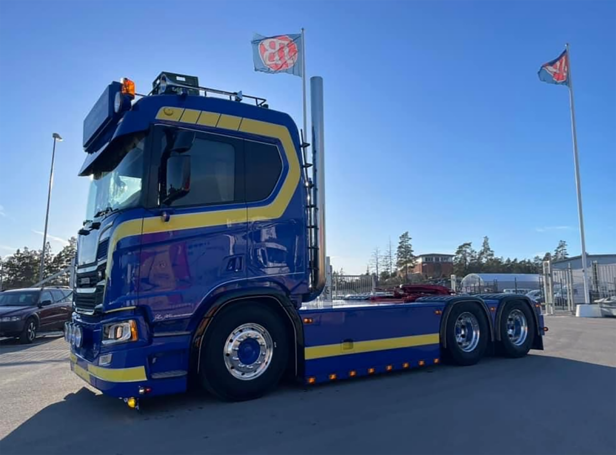 JB Bilbärgning; SCANIA R NORMAL CR20N 6X2 TAG AXLE SEMI WHEEL WELL LOW LOADER - 4 AXLE