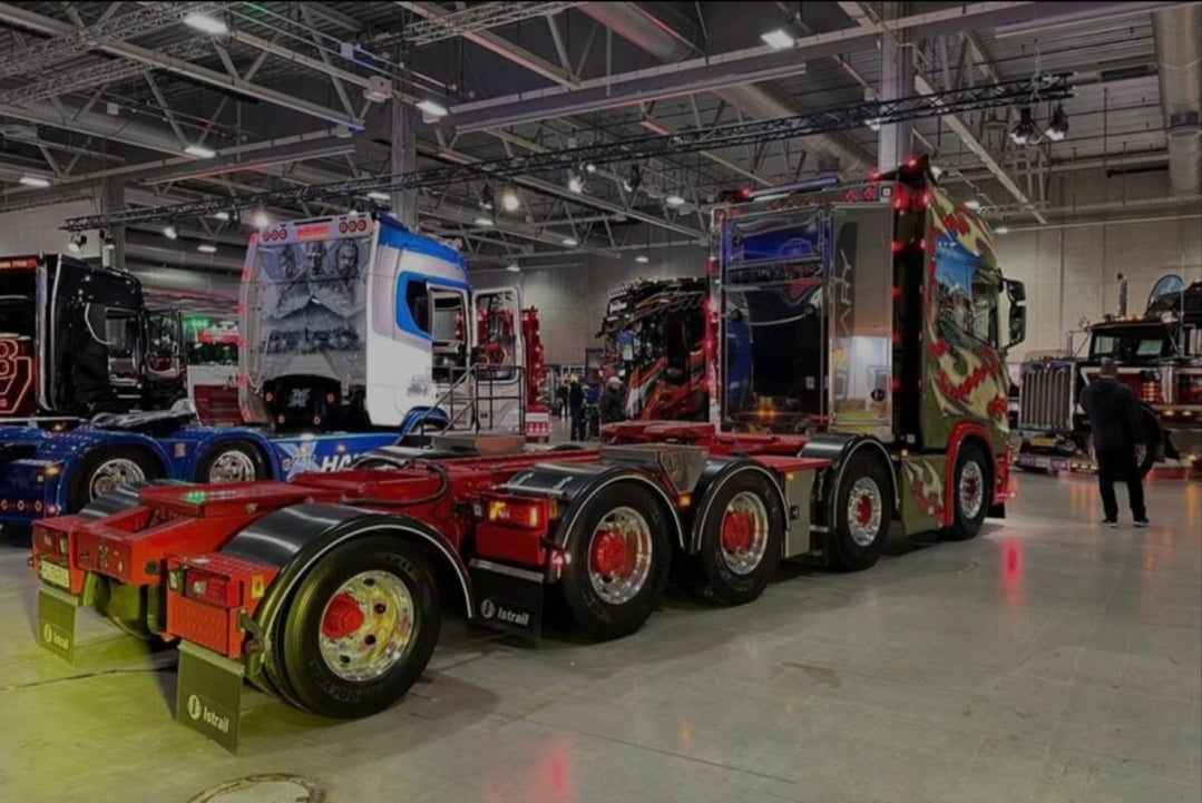 Midtstøl 8X4 with add on axle