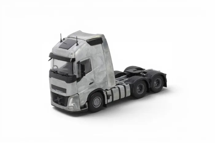Building kit / Volvo FH05 Aero Globetrotter XL 6x4 tractor